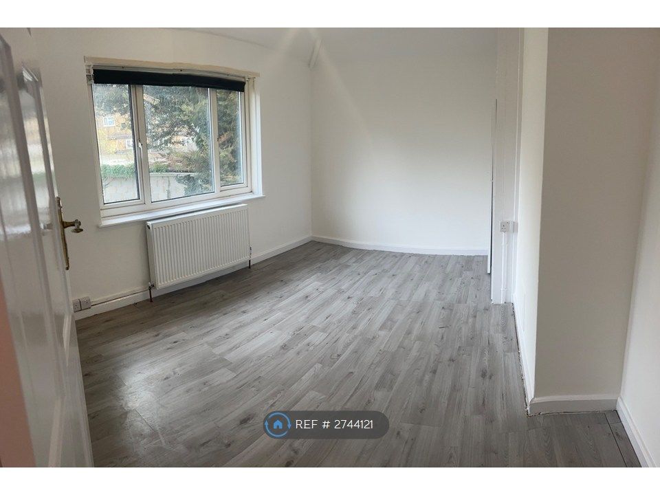 Property photo 1 of 13 Master Bedroom