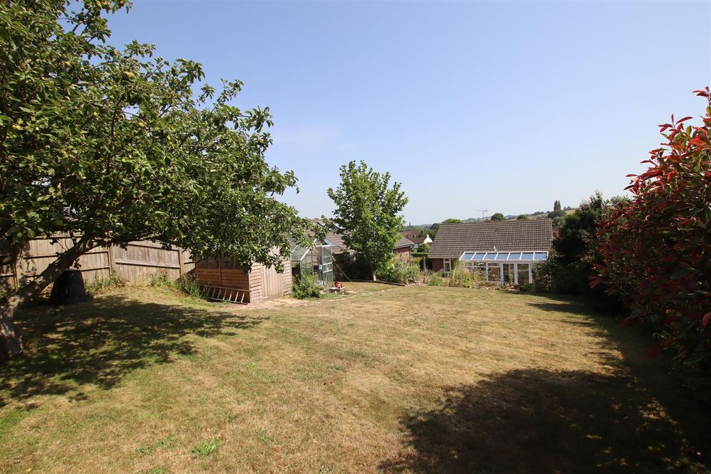 Property photo 3 of 16 Garden_.Jpg