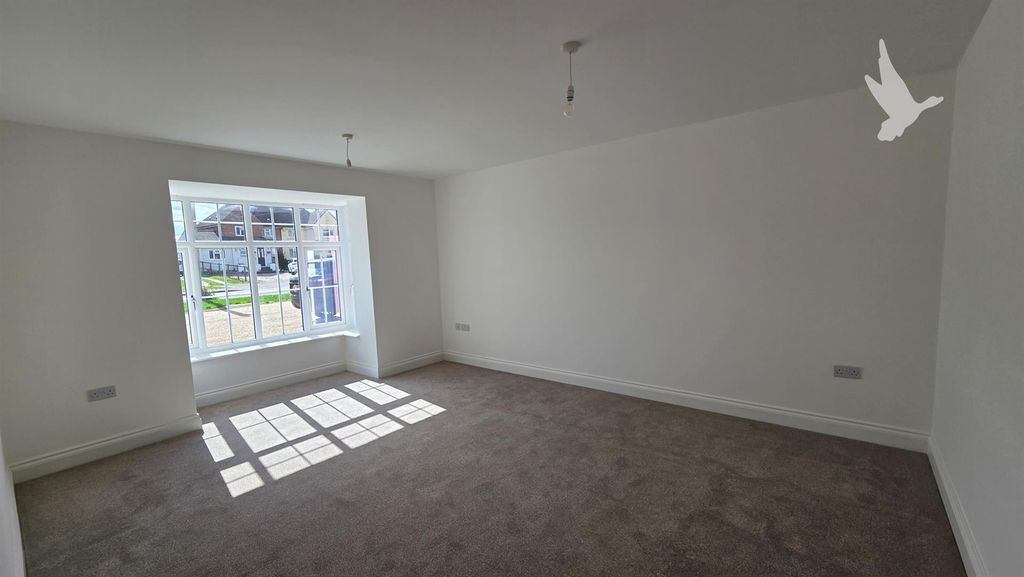 Property photo 3 of 16 47360.Jpg