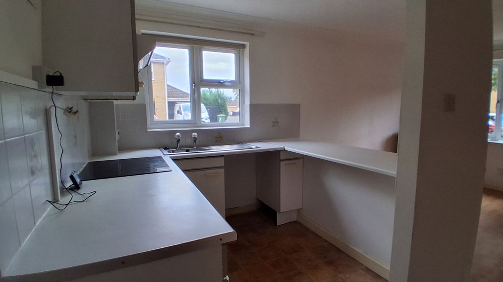 Property photo 3 of 5 Kitchen