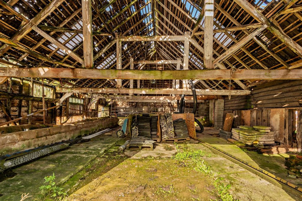 Property photo 3 of 7 Current Barns
