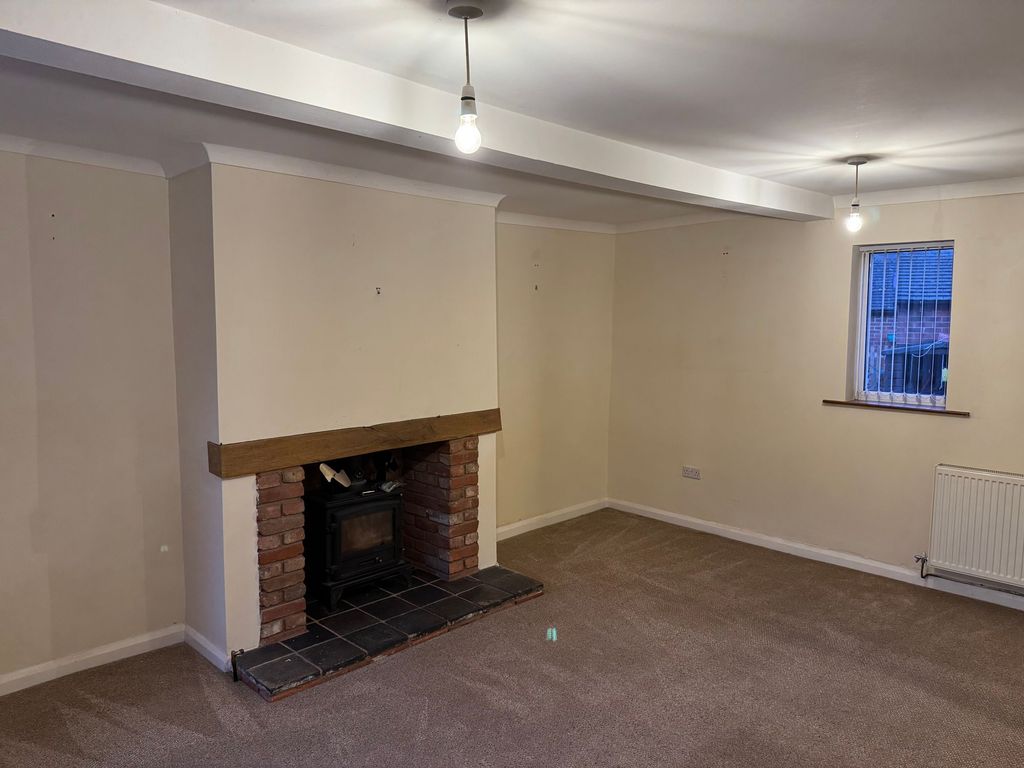Property photo 2 of 16 Lounge