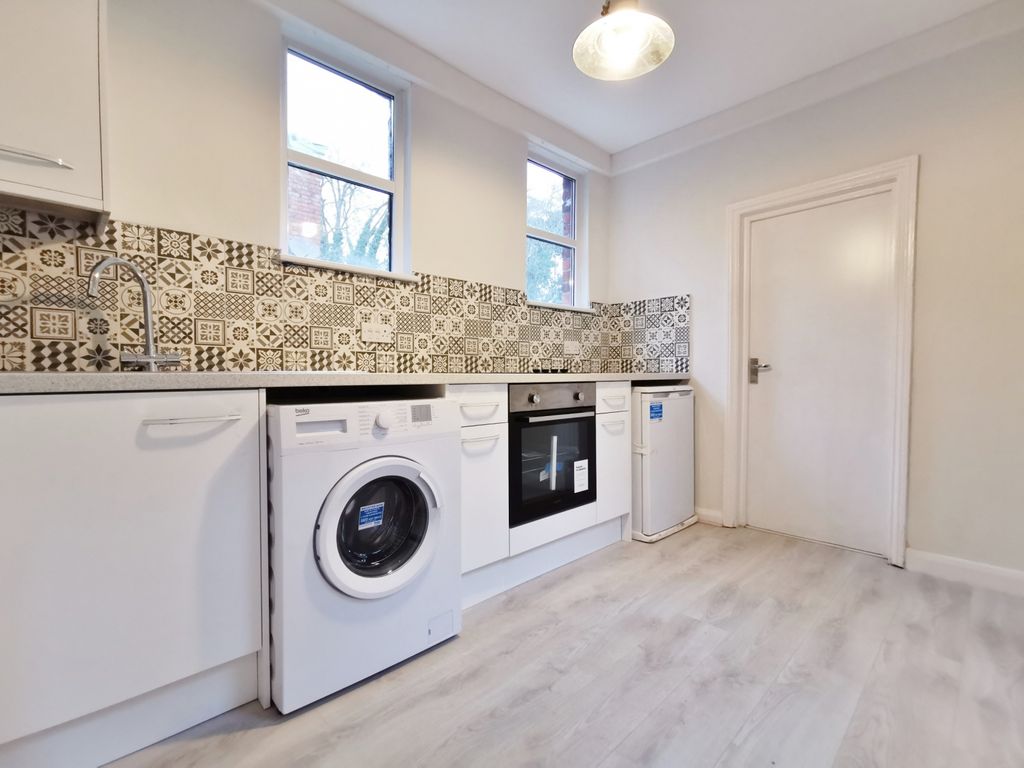 Property photo 2 of 9 Separate Kitchen