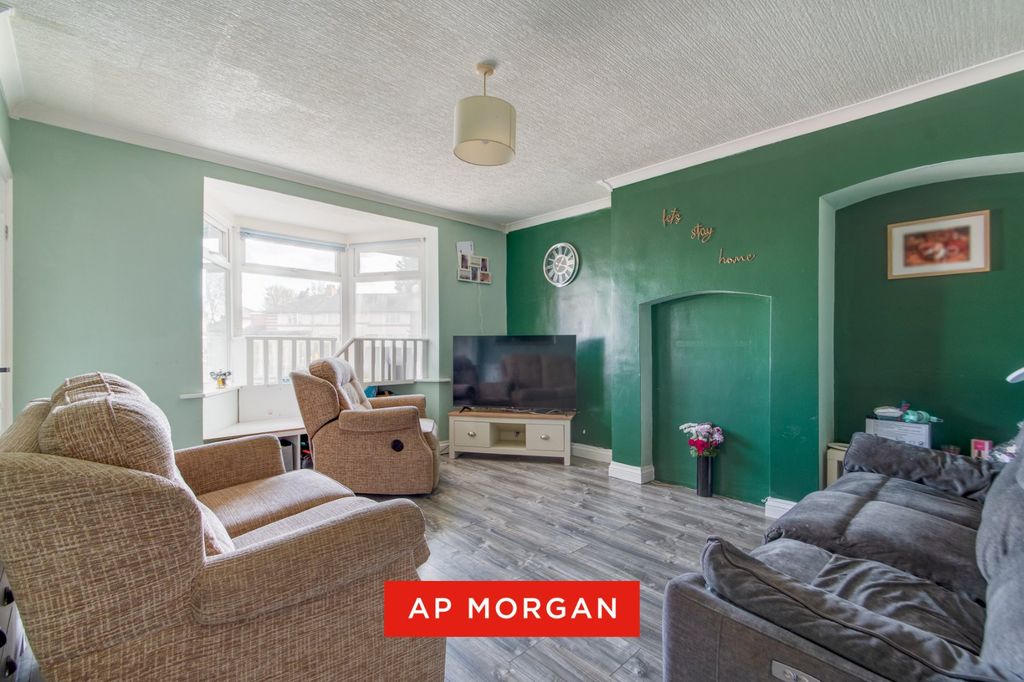 Property photo 2 of 14 Picture No. 10