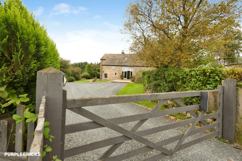 Property photo 3 of 49