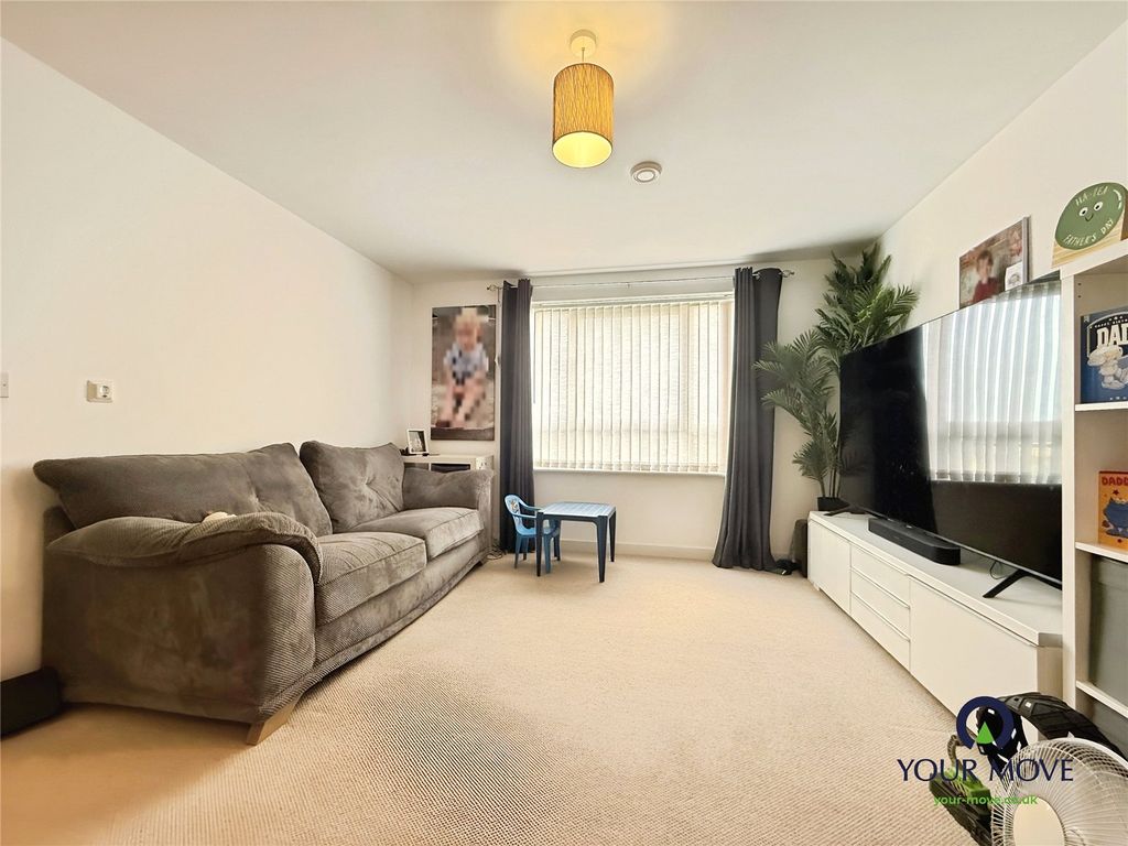 Property photo 2 of 8 Lounge