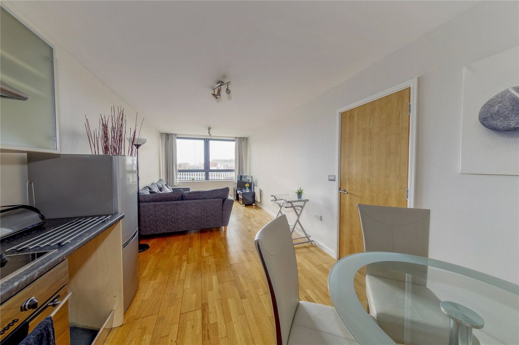 Property photo 3 of 12 Picture 3