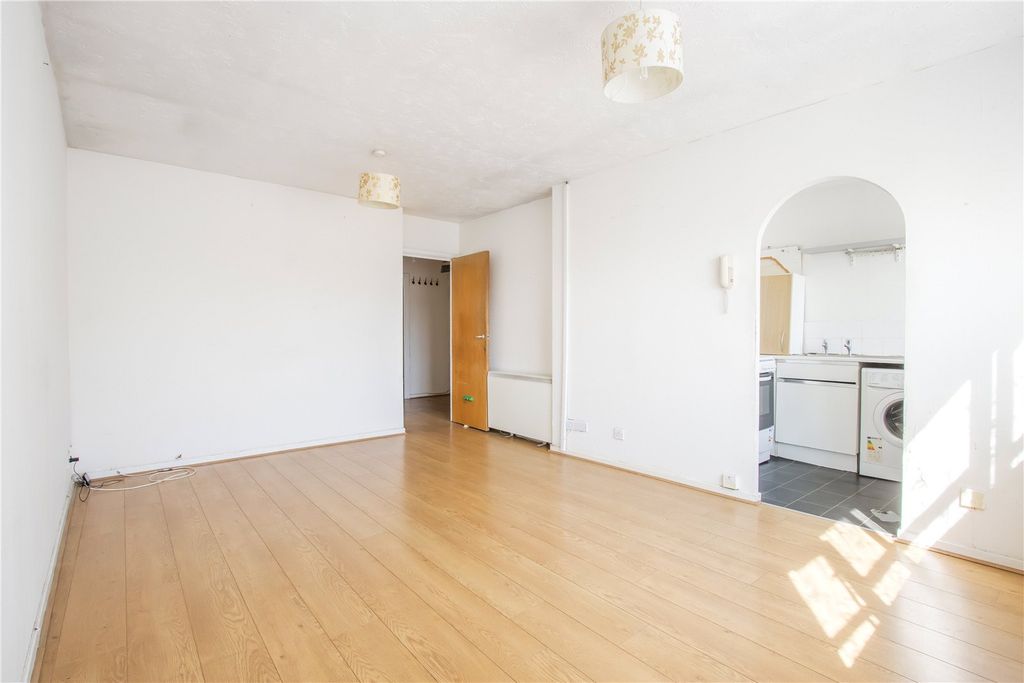 Property photo 2 of 11 Picture No. 31