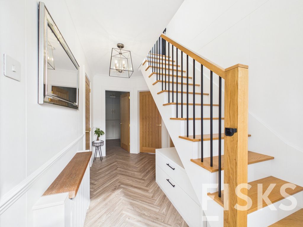 Property photo 2 of 31