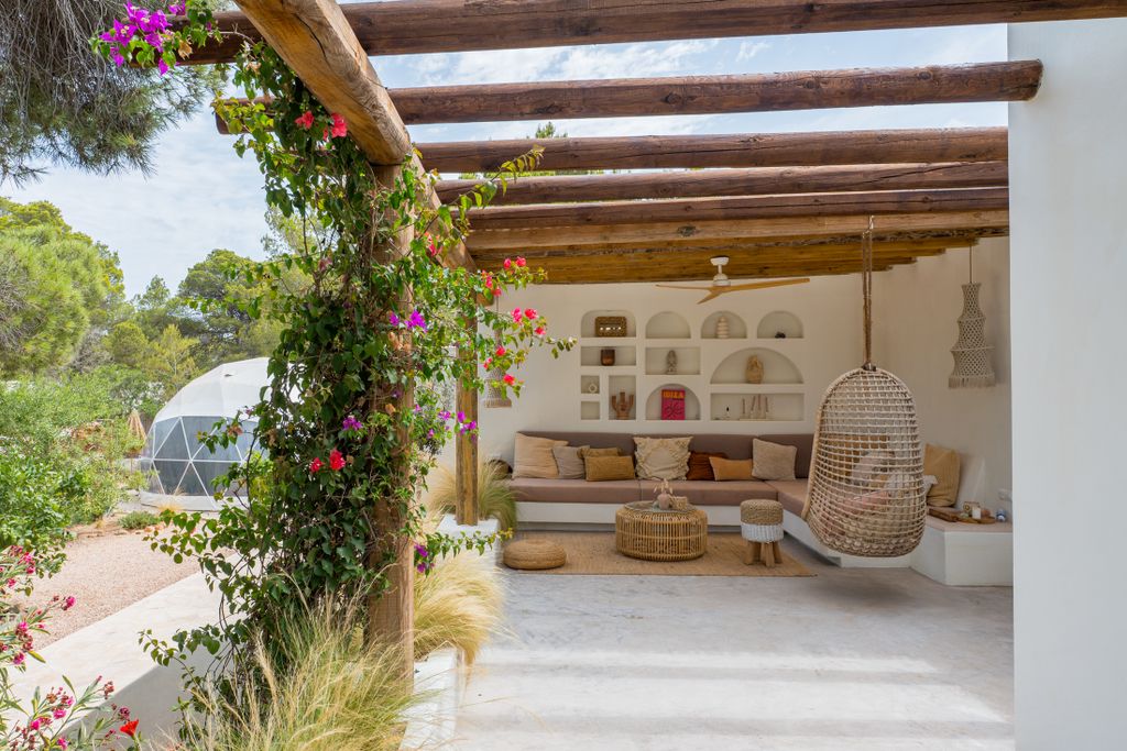 Property photo 3 of 56