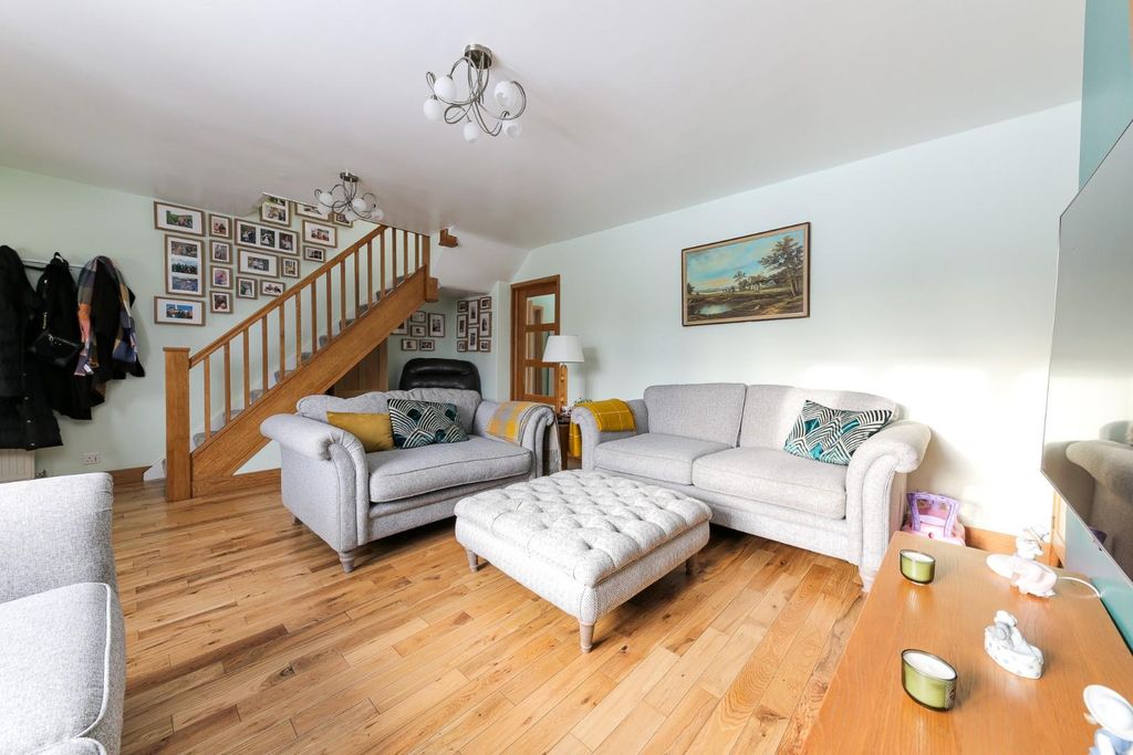 Property photo 3 of 15 Lounge.Jpg