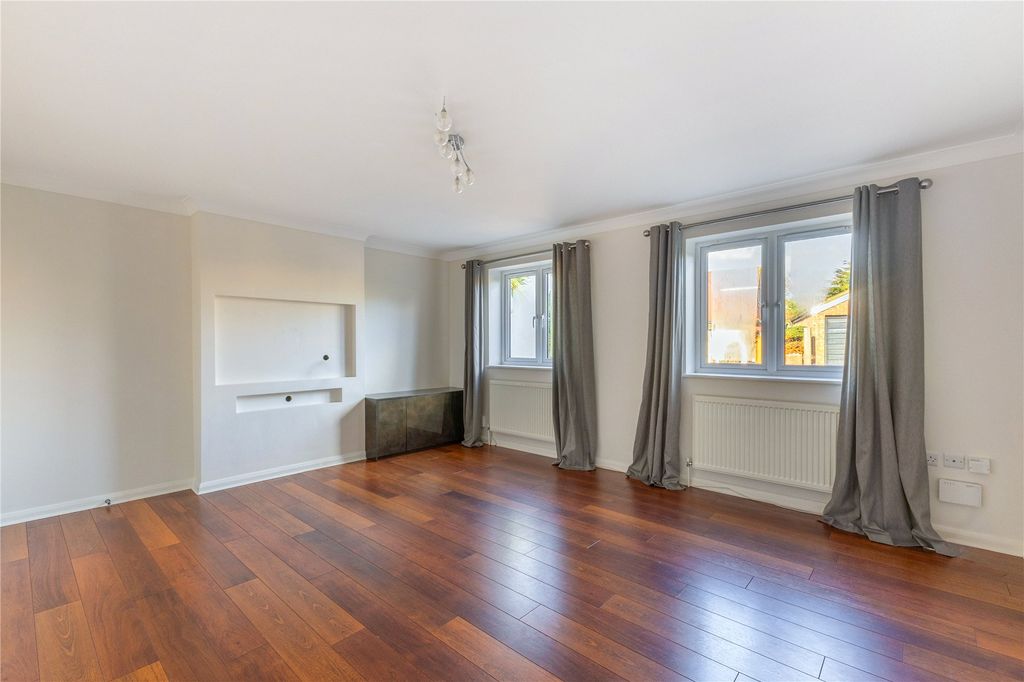 Property photo 2 of 12 Picture No. 04