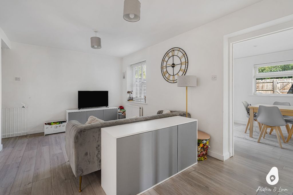 Property photo 2 of 19 4755662