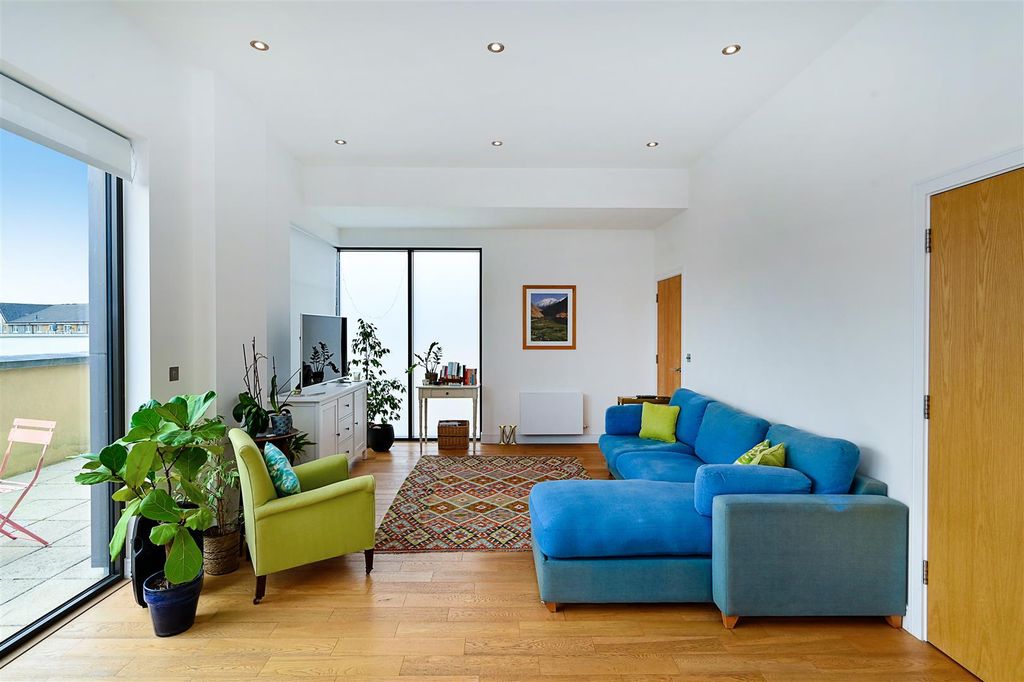 Property photo 3 of 14 14-12-ðòLgin-Avenue (4).Jpg