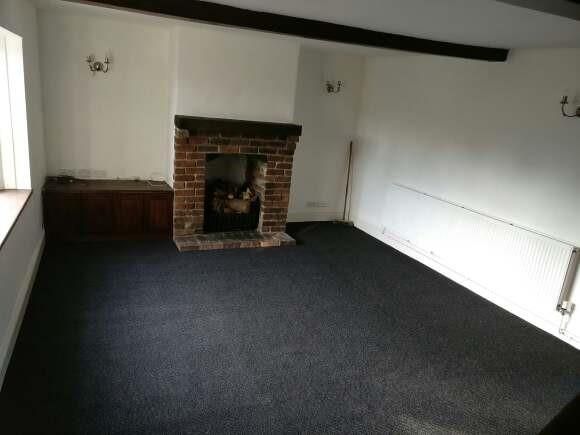 Property photo 3 of 11 Lounge