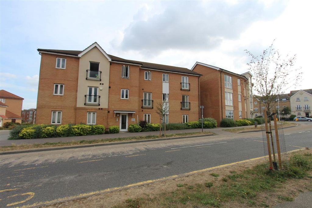 Property photo 1 of 8 Frontage