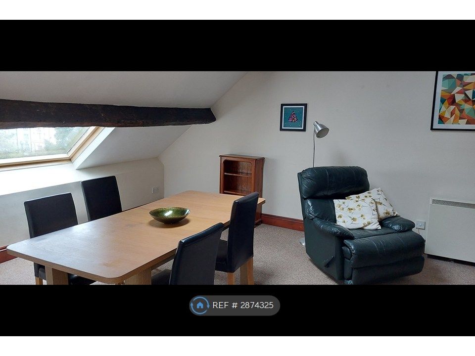 Property photo 3 of 8 Large Lounge / Dining Room
