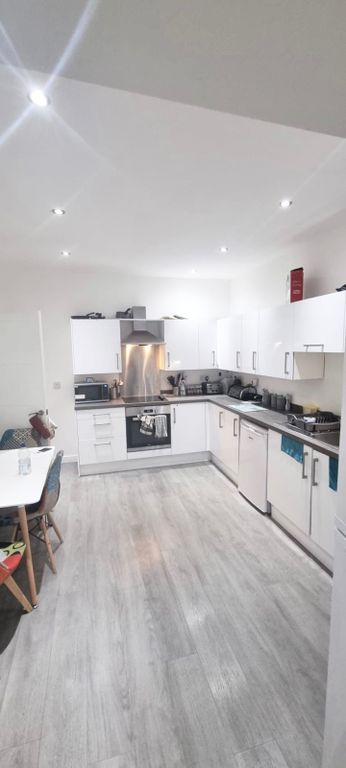 Property photo 1 of 3 6 Bedroom HMO, Derby Street, Barnsley
