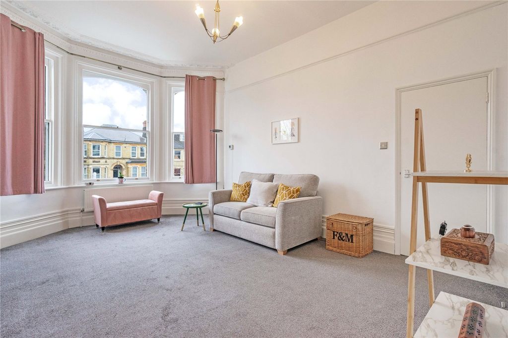 Property photo 2 of 7 Living Room