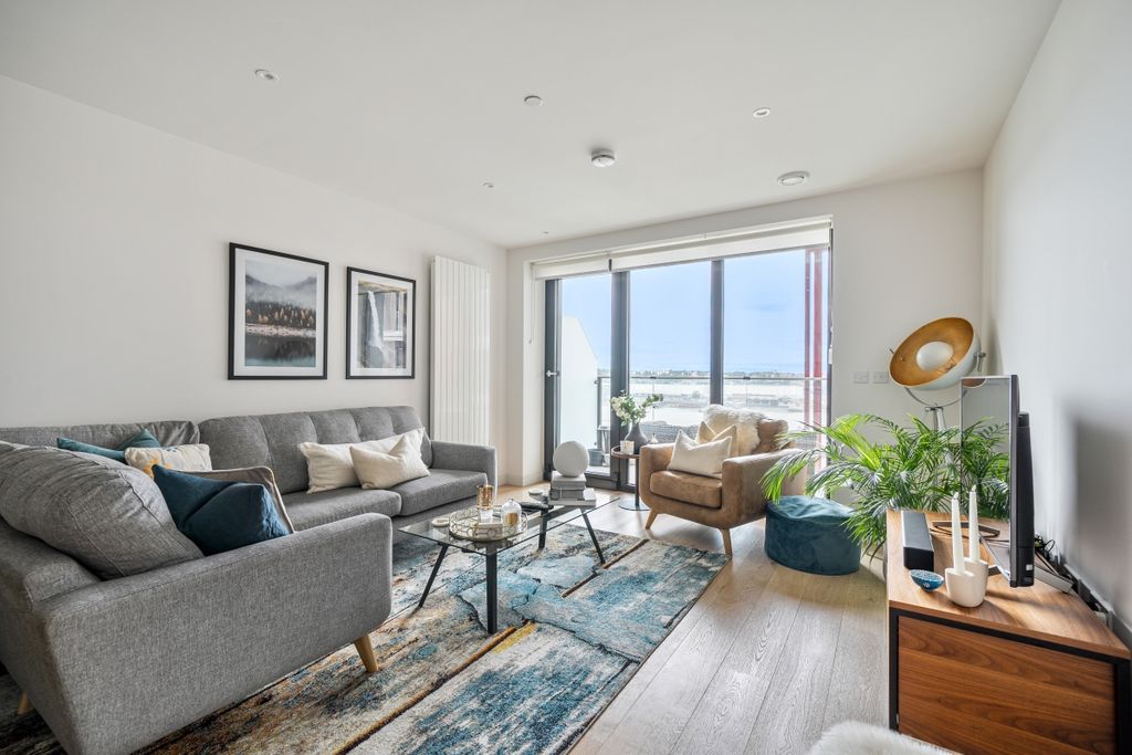 Property photo 2 of 22 1333375-8-6890E40...