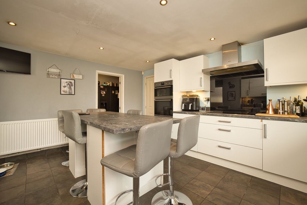 Property photo 2 of 17 Picture 2