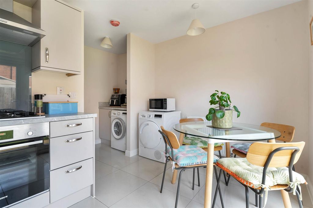 Property photo 3 of 9 Kitchen/Diner