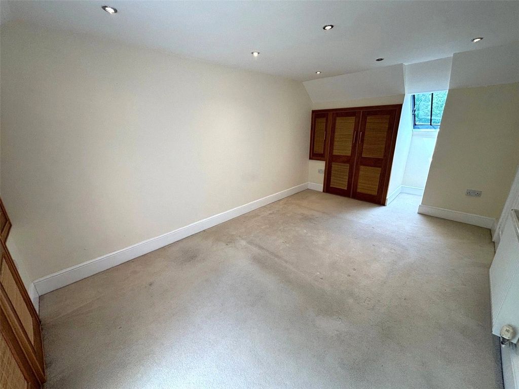 Property photo 3 of 12 Picture No. 17
