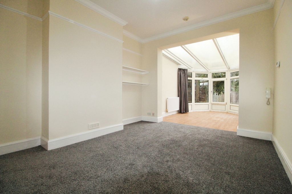 Property photo 2 of 16 Gallery