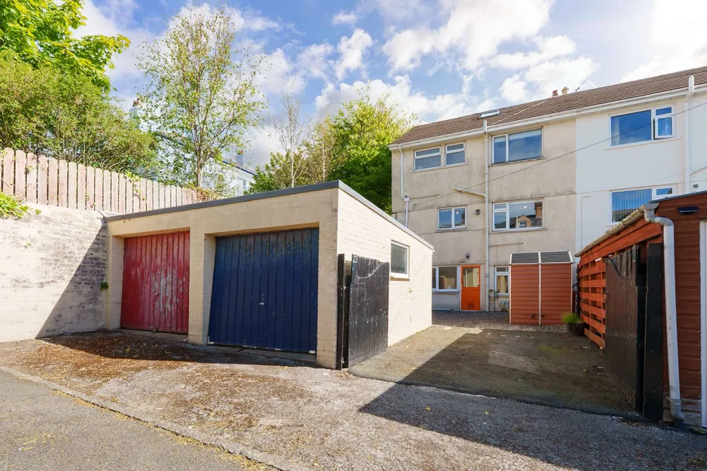 Property photo 3 of 20