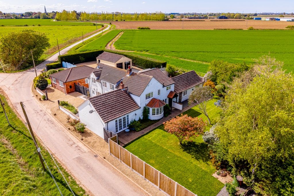 Property photo 2 of 48 White Cross Farm (Fosdyke)-2
