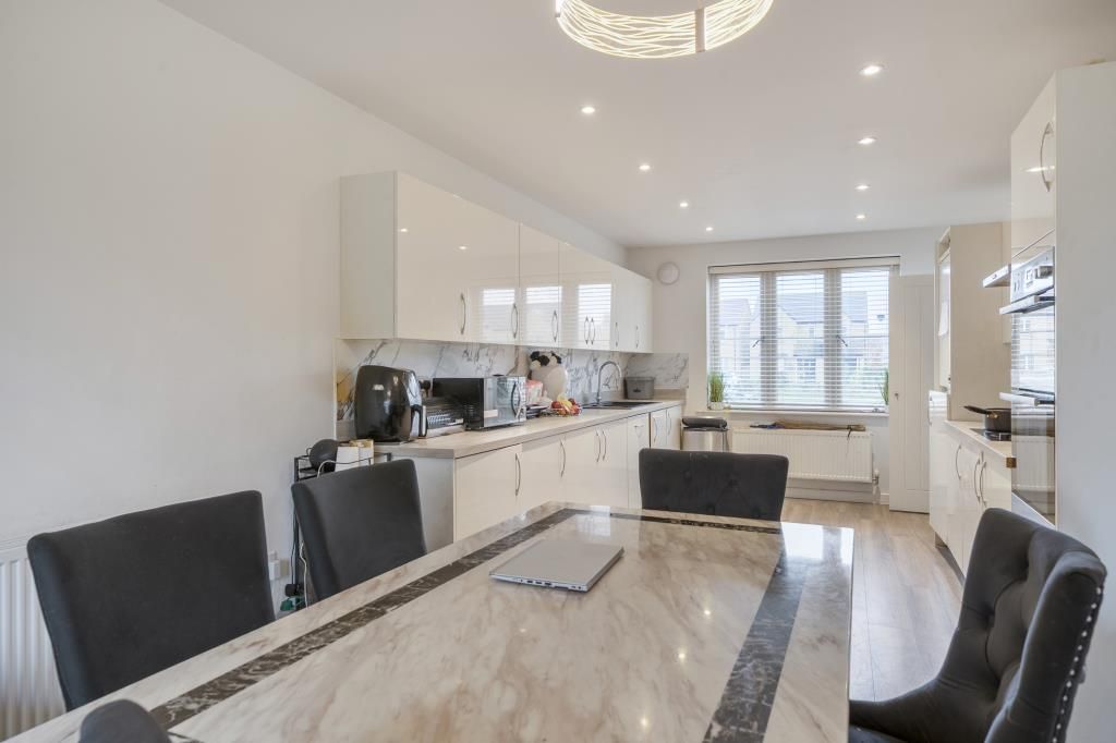 Property photo 3 of 20 Kitchen/Dining Room