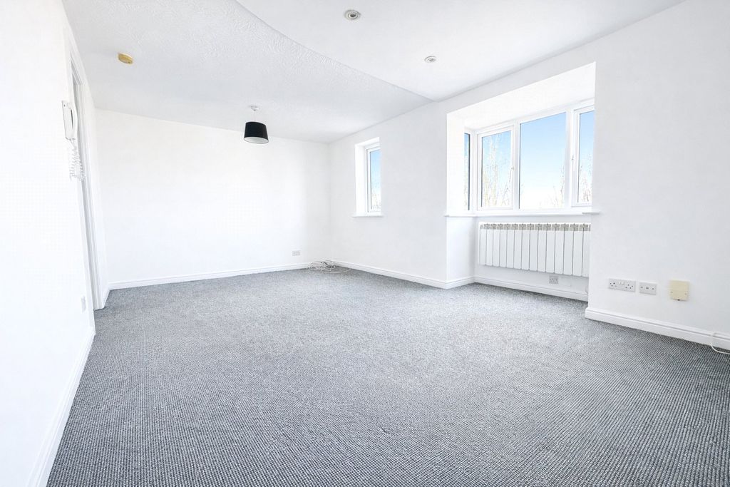 Property photo 2 of 8 Picture 2