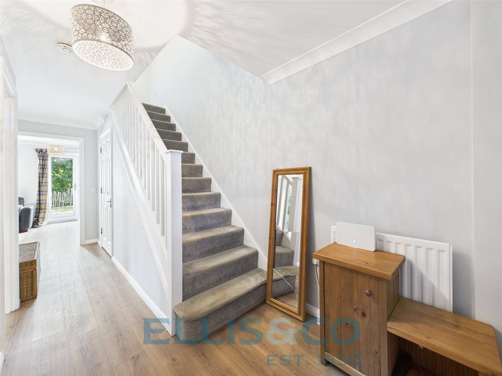 Property photo 3 of 11 Picture No. 22