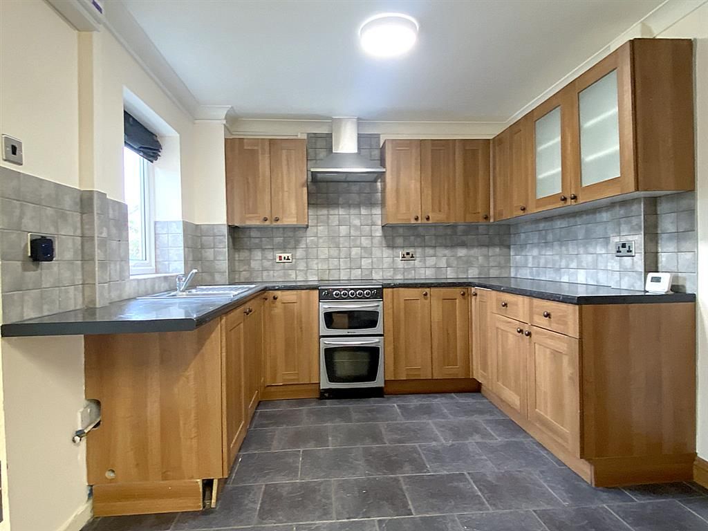 Property photo 2 of 10 Kitchen