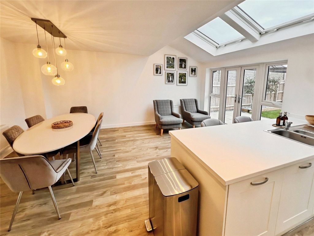 Property photo 3 of 16 Kitchen Diner