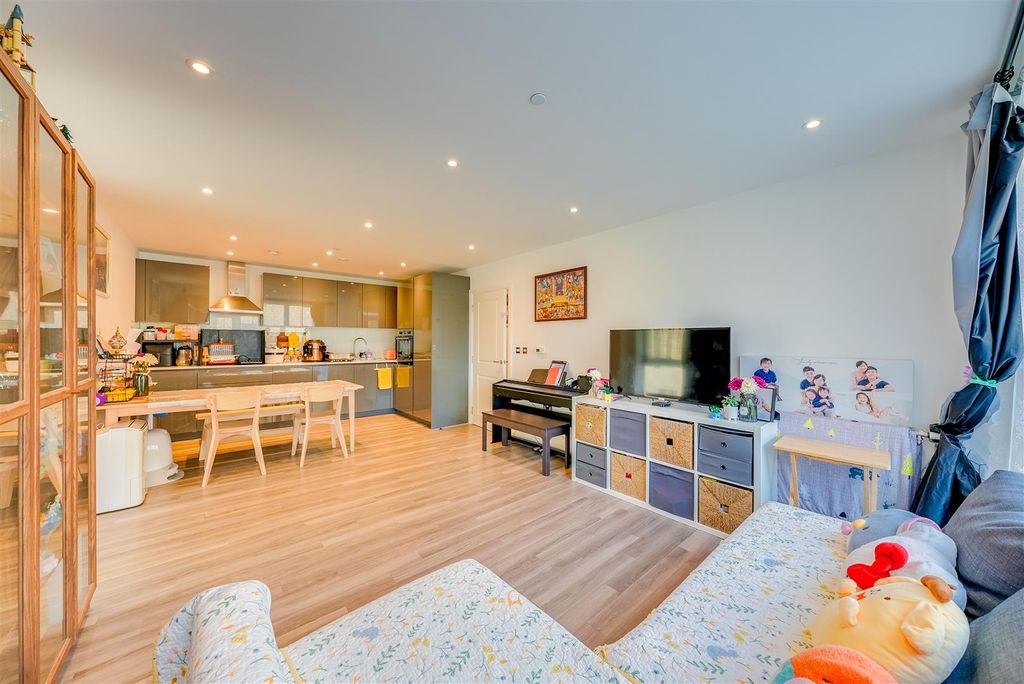 Additional image 18 of 2 bed flat for saleTruman Way, Dartford DA1