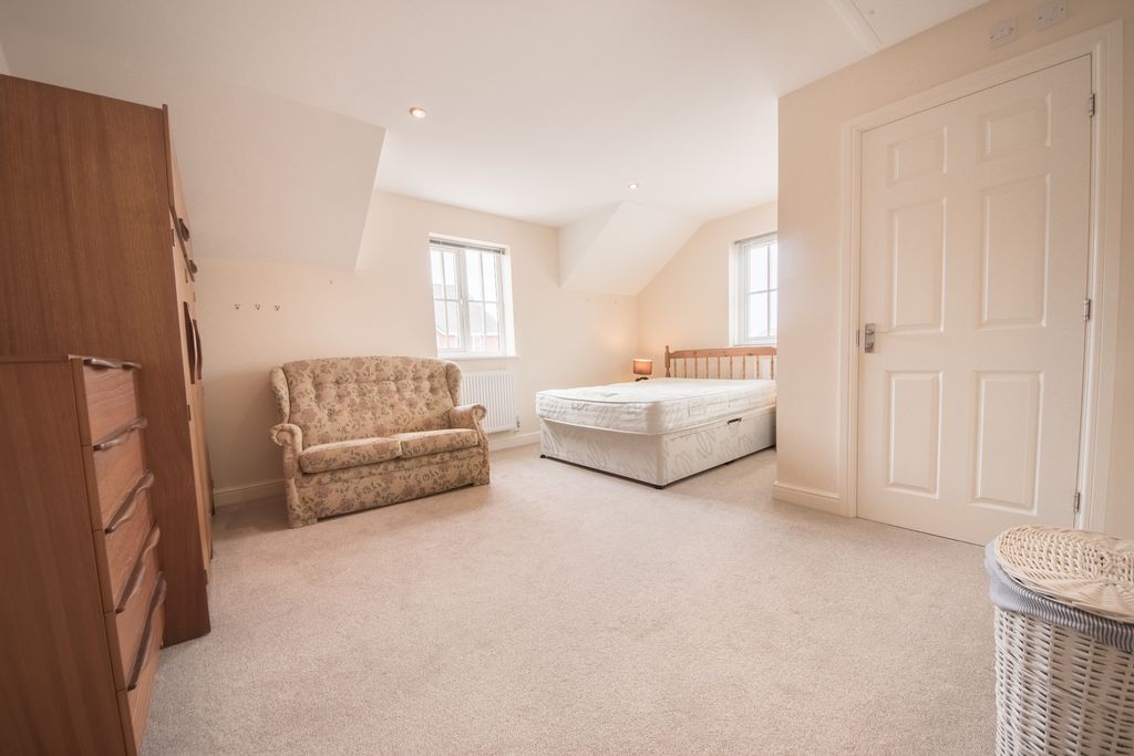 Property photo 2 of 7 Bedroom