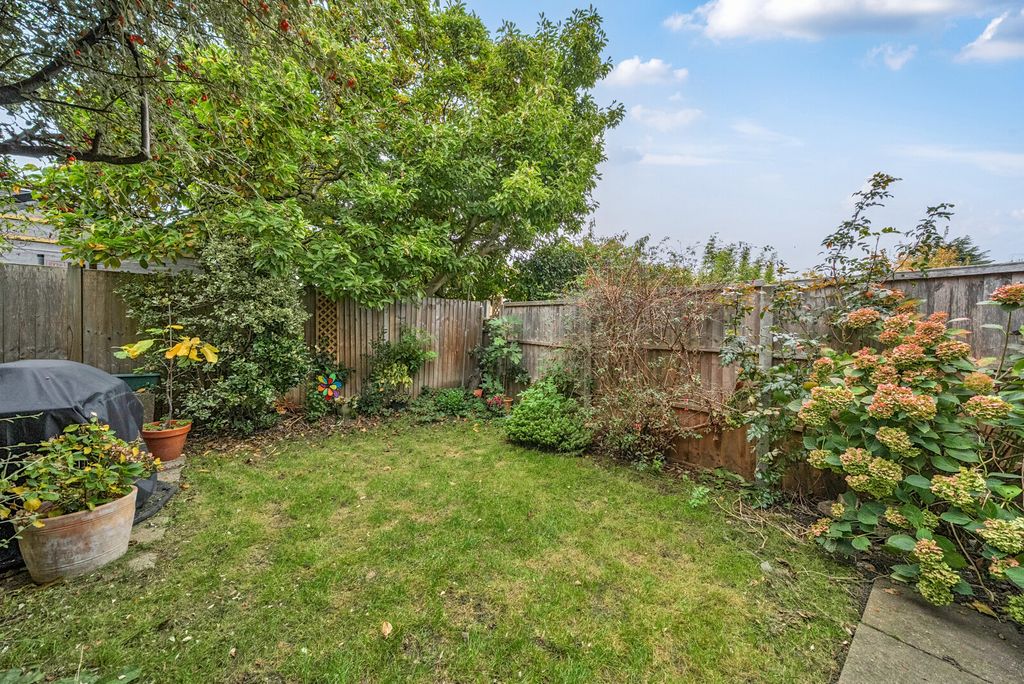 Property photo 3 of 13 Garden