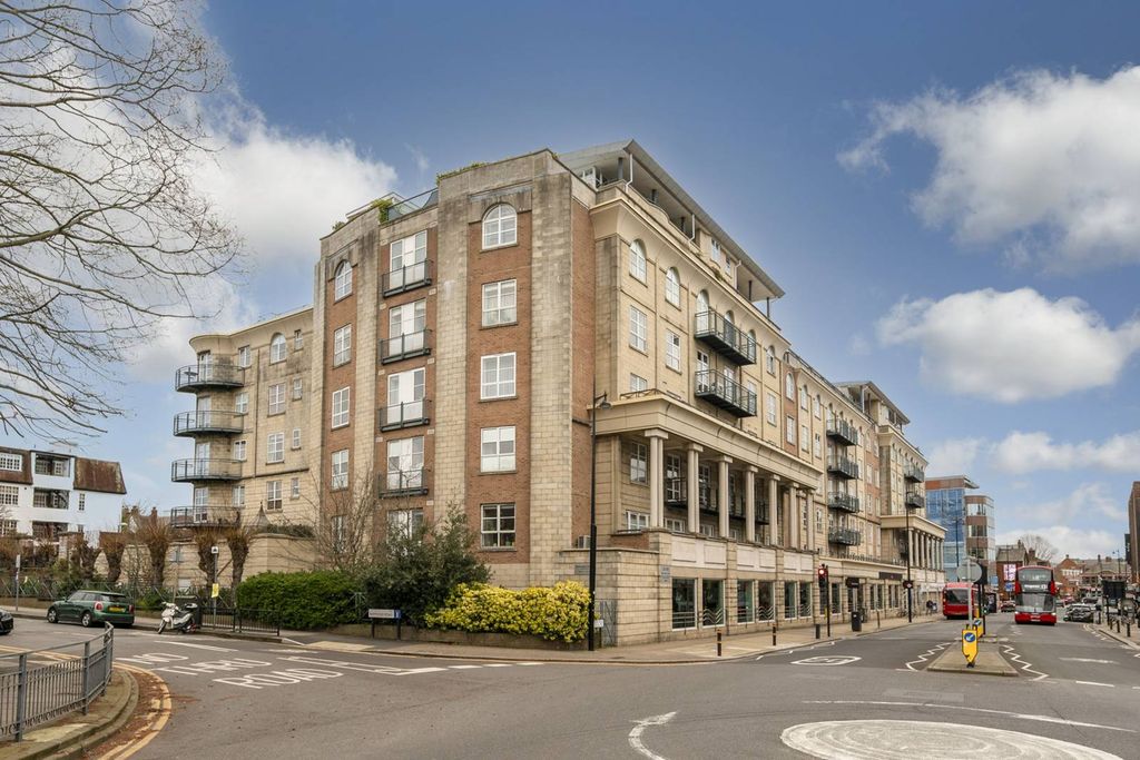 Property photo 2 of 17