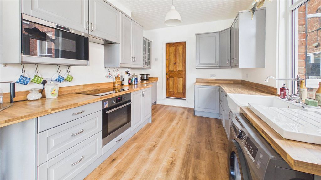 Property photo 3 of 17 Picture No. 15