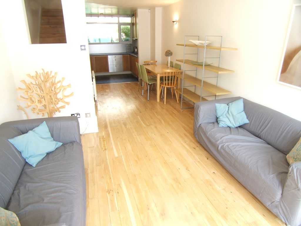 Property photo 3 of 13 Photo 8