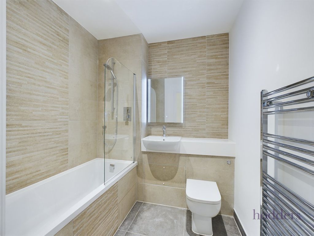 Additional image 12 of 2 bed flat to rentLondon Road, Staines-Upon-Thames, Surrey TW18