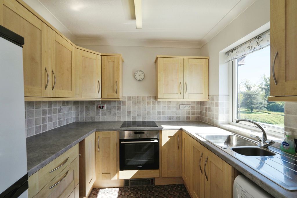 Additional image 5 of 2 bed flat for saleTanners Court, Thornbury BS35