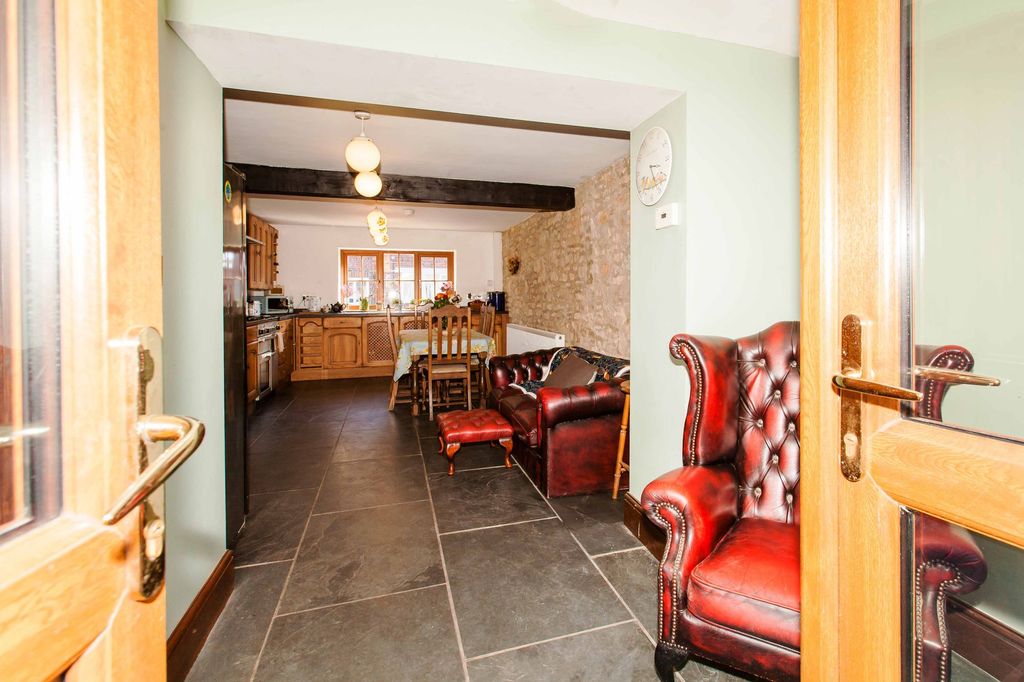Property photo 2 of 44