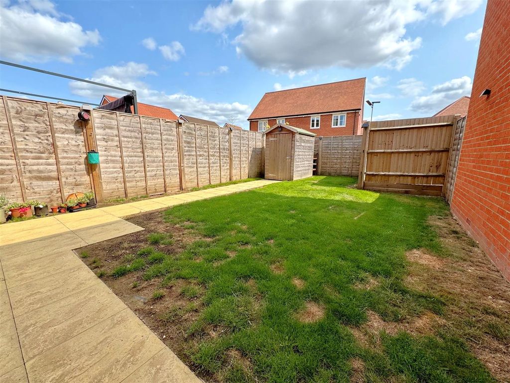 Property photo 2 of 11 Garden 2.Jpg