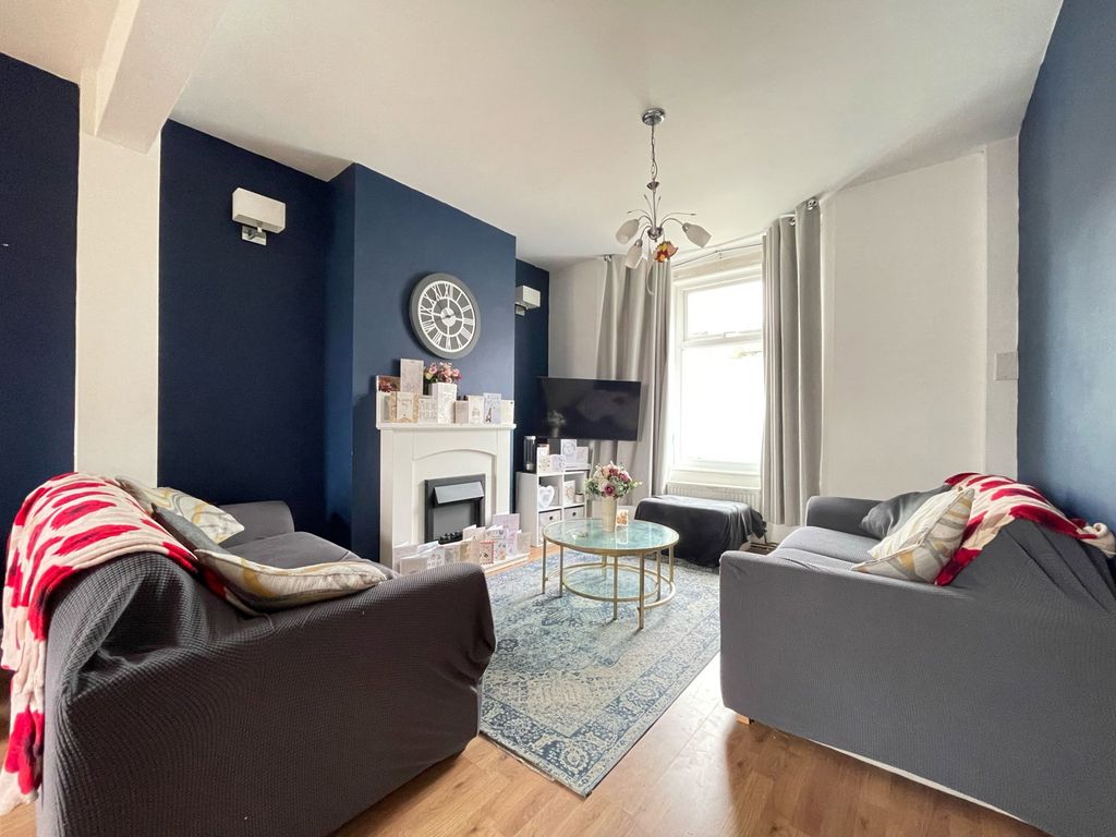 Property photo 2 of 12