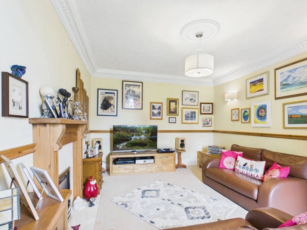 Property photo 3 of 33