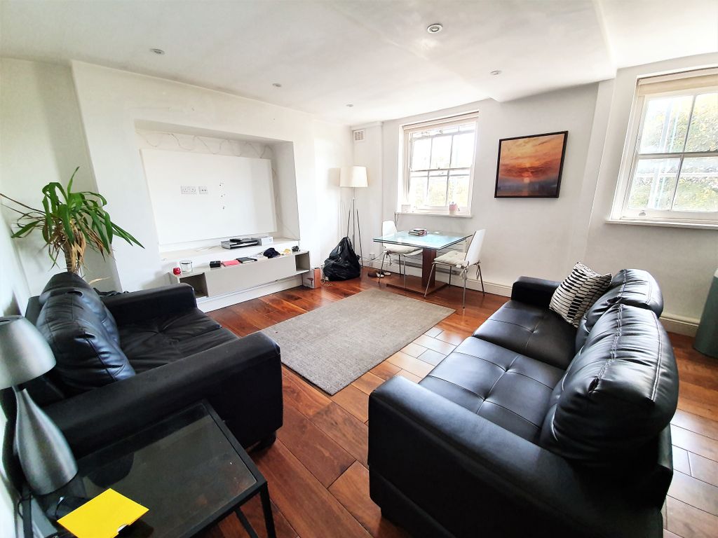 Property photo 3 of 8