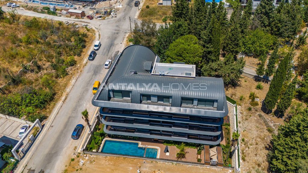 Property photo 3 of 24