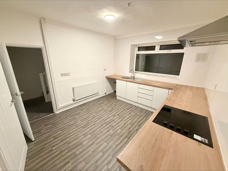 Property photo 3 of 14 Kitchen